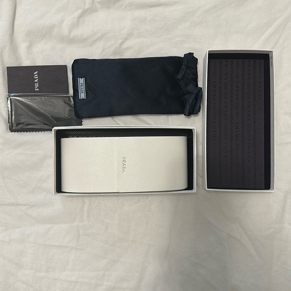 Prada PR 17WS Sunglasses - Picture 2 of 12